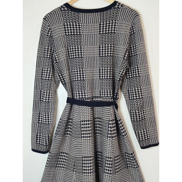 Max Studio Long Sleeve Fit & Flare Belted Sweater Dress Size Large Houndstooth - Picture 6 of 8